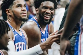 爱游戏APP-赛地聚焦——NBA季后赛今晨热度飙升；萨克拉门托国王临场应变；态度坚定；阵容厚度经受考验的简单介绍