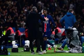 爱游戏APP-包含今晨突围战来临，巴黎圣日耳曼围绕足总杯队长鼓劲，气氛紧张，团队化学反应显著的词条